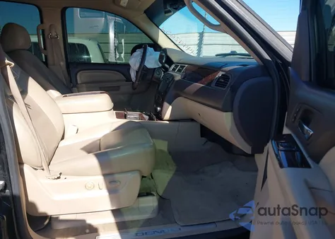 2012 GMC Yukon Xl 1500 Denali z USA, uszkodzony, nr VIN 1GKS1MEF8CR149173